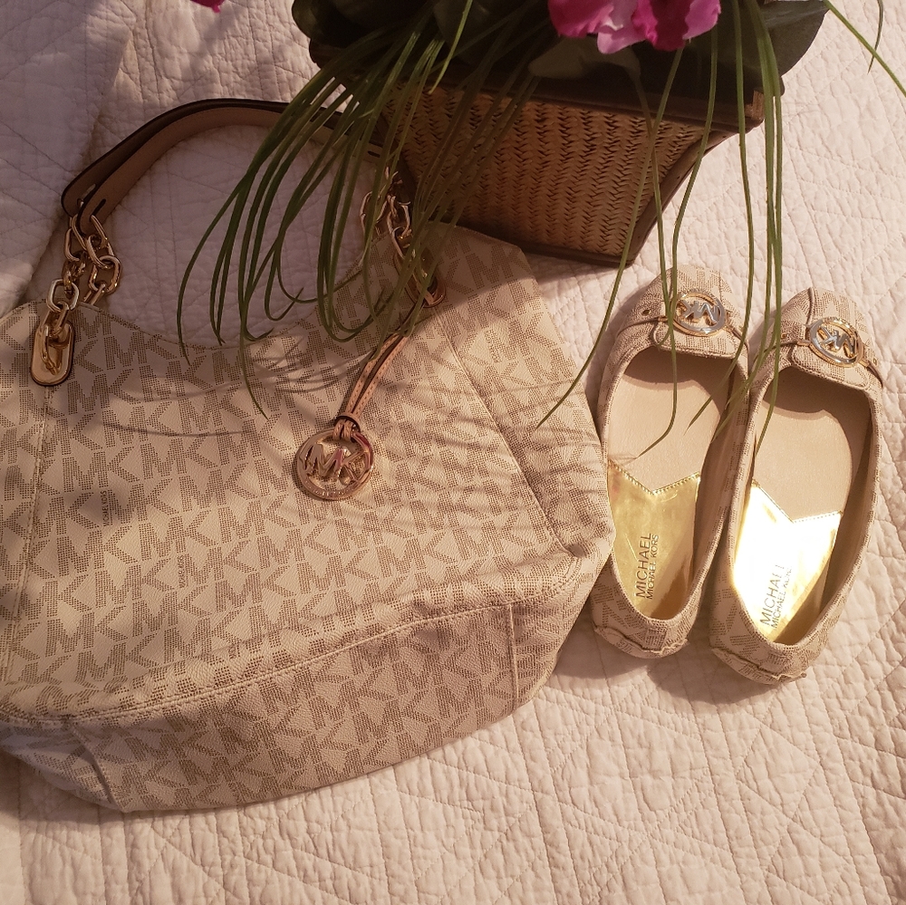 Micheal Kors purse and Shoes as a set 9.5